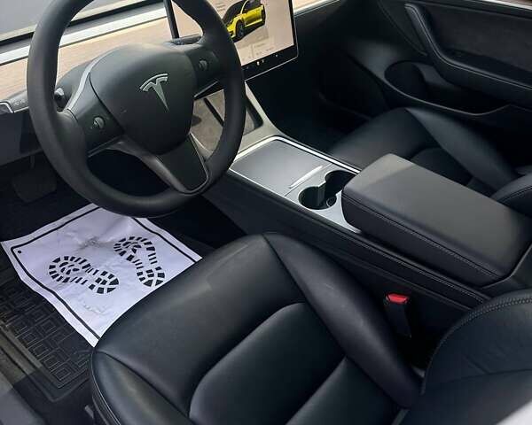 Білий Тесла Модель 3, об'ємом двигуна 0 л та пробігом 102 тис. км за 25500 $, фото 12 на Automoto.ua