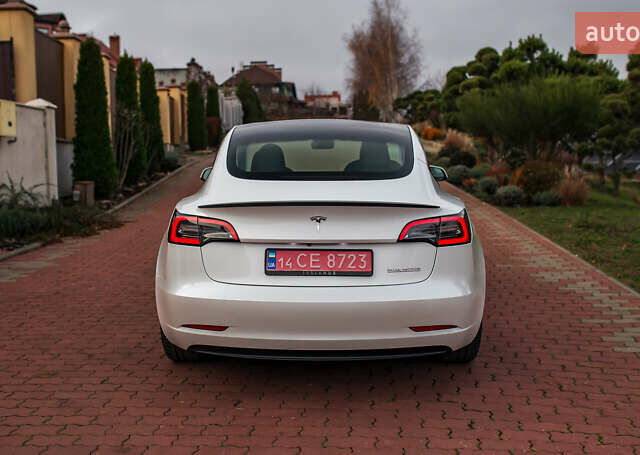 Белый Тесла Модель 3, объемом двигателя 0 л и пробегом 5 тыс. км за 27500 $, фото 10 на Automoto.ua