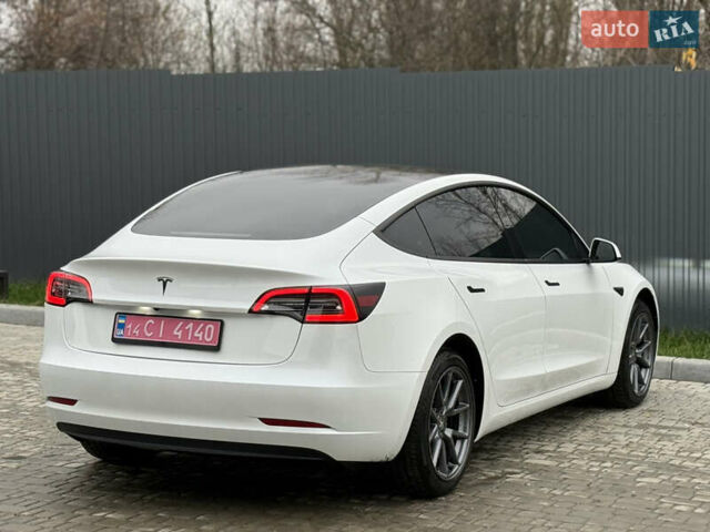 Білий Тесла Модель 3, об'ємом двигуна 0 л та пробігом 70 тис. км за 19999 $, фото 25 на Automoto.ua