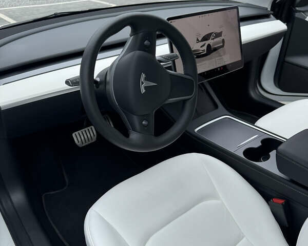 Белый Тесла Модель 3, объемом двигателя 0 л и пробегом 28 тыс. км за 28900 $, фото 14 на Automoto.ua