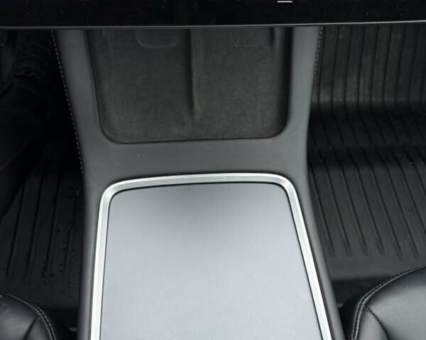 Белый Тесла Модель 3, объемом двигателя 0 л и пробегом 30 тыс. км за 19900 $, фото 63 на Automoto.ua