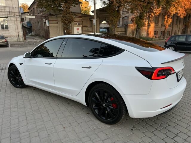 Белый Тесла Модель 3, объемом двигателя 0 л и пробегом 8 тыс. км за 28000 $, фото 3 на Automoto.ua