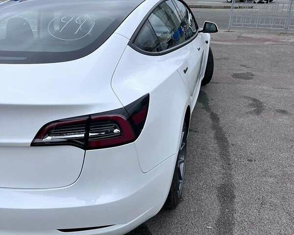 Білий Тесла Модель 3, об'ємом двигуна 0 л та пробігом 52 тис. км за 22500 $, фото 5 на Automoto.ua
