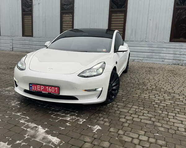 Білий Тесла Модель 3, об'ємом двигуна 0 л та пробігом 16 тис. км за 27800 $, фото 6 на Automoto.ua