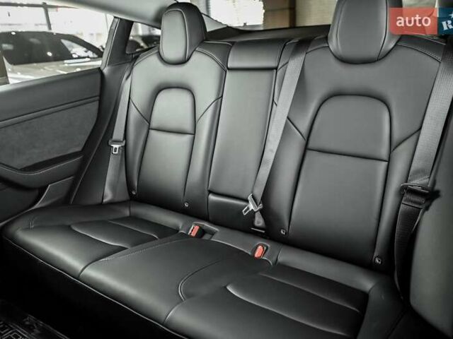 Білий Тесла Модель 3, об'ємом двигуна 0 л та пробігом 2 тис. км за 26900 $, фото 47 на Automoto.ua