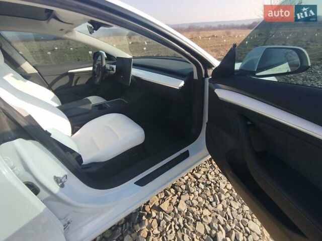 Белый Тесла Модель 3, объемом двигателя 0 л и пробегом 34 тыс. км за 18800 $, фото 18 на Automoto.ua