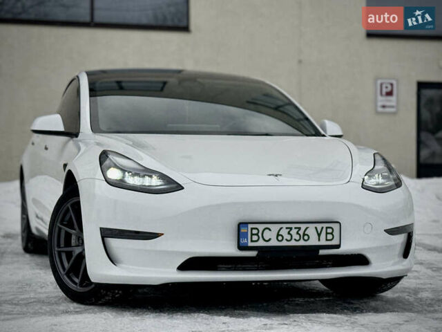 Белый Тесла Модель 3, объемом двигателя 0 л и пробегом 30 тыс. км за 23500 $, фото 5 на Automoto.ua