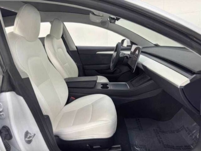 Белый Тесла Модель 3, объемом двигателя 0 л и пробегом 15 тыс. км за 9600 $, фото 11 на Automoto.ua