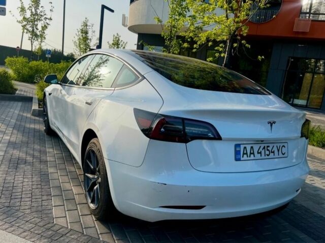 Белый Тесла Модель 3, объемом двигателя 0 л и пробегом 27 тыс. км за 18500 $, фото 3 на Automoto.ua