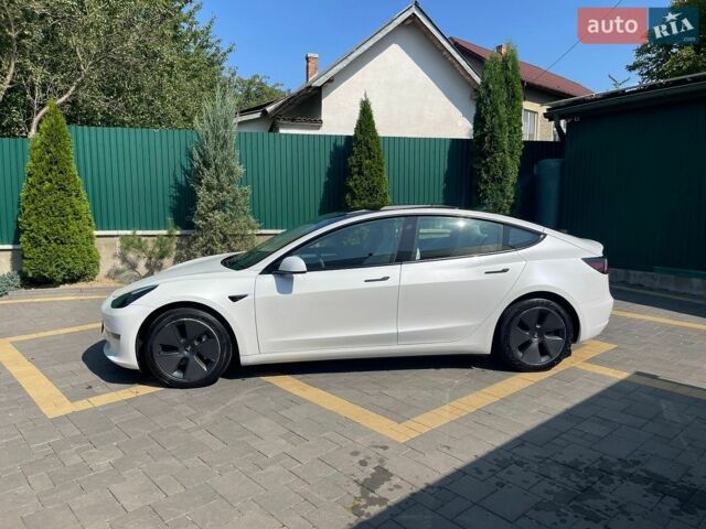 Білий Тесла Модель 3, об'ємом двигуна 0 л та пробігом 57 тис. км за 19499 $, фото 2 на Automoto.ua