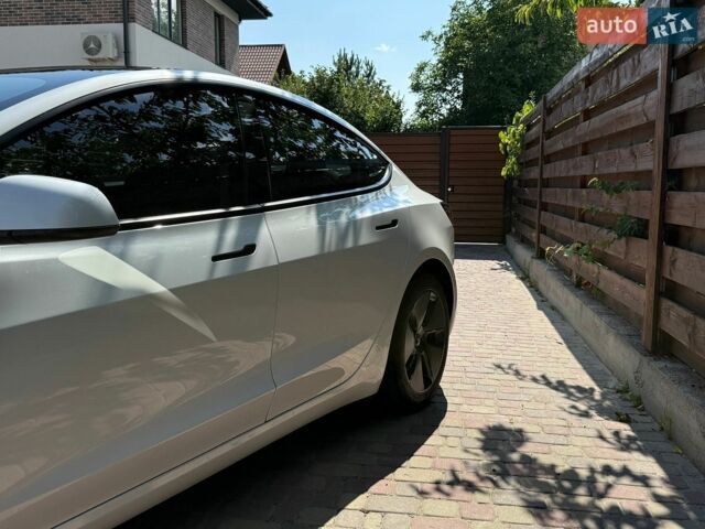 Білий Тесла Модель 3, об'ємом двигуна 0 л та пробігом 67 тис. км за 22900 $, фото 6 на Automoto.ua