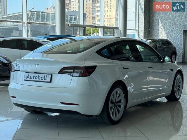 Белый Тесла Модель 3, объемом двигателя 0 л и пробегом 31 тыс. км за 21990 $, фото 4 на Automoto.ua