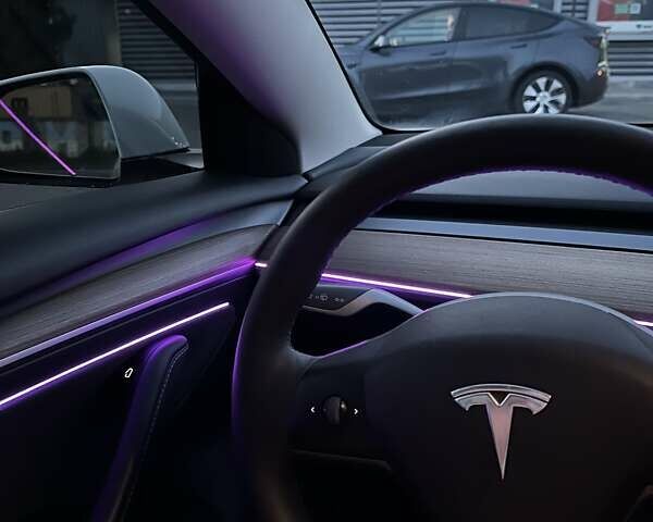 Білий Тесла Модель 3, об'ємом двигуна 0 л та пробігом 22 тис. км за 25900 $, фото 3 на Automoto.ua