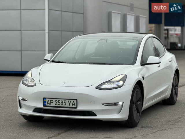 Белый Тесла Модель 3, объемом двигателя 0 л и пробегом 31 тыс. км за 17999 $, фото 1 на Automoto.ua