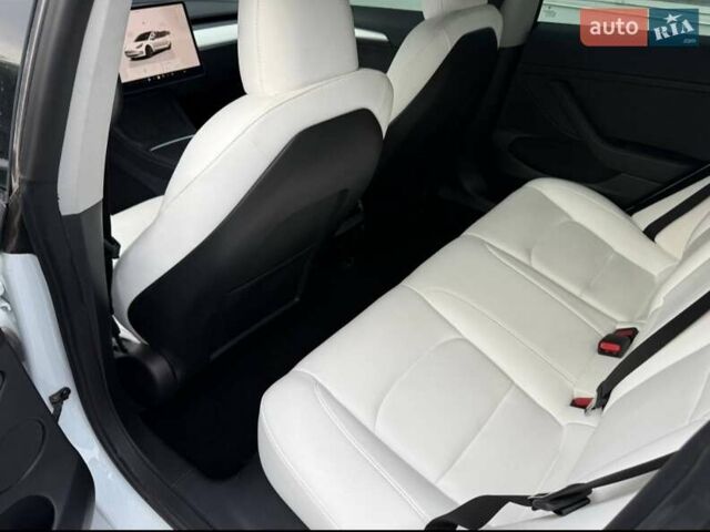 Белый Тесла Модель 3, объемом двигателя 0 л и пробегом 12 тыс. км за 21500 $, фото 10 на Automoto.ua