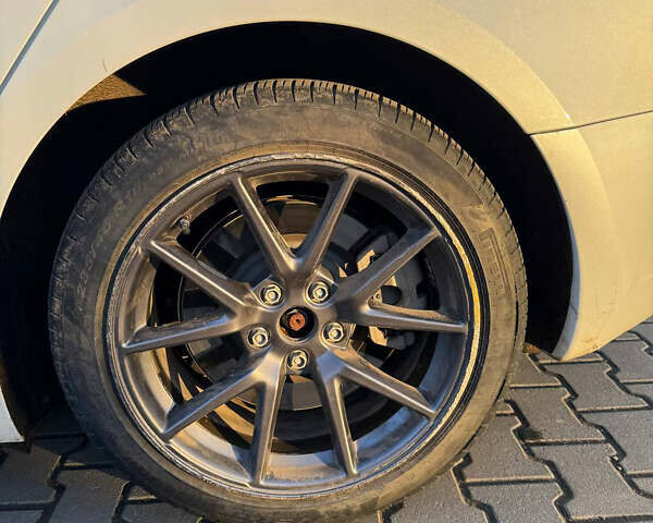 Белый Тесла Модель 3, объемом двигателя 0 л и пробегом 86 тыс. км за 18500 $, фото 11 на Automoto.ua