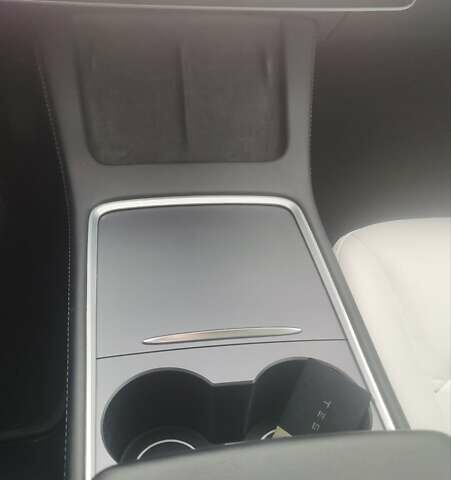 Белый Тесла Модель 3, объемом двигателя 0 л и пробегом 56 тыс. км за 18800 $, фото 3 на Automoto.ua