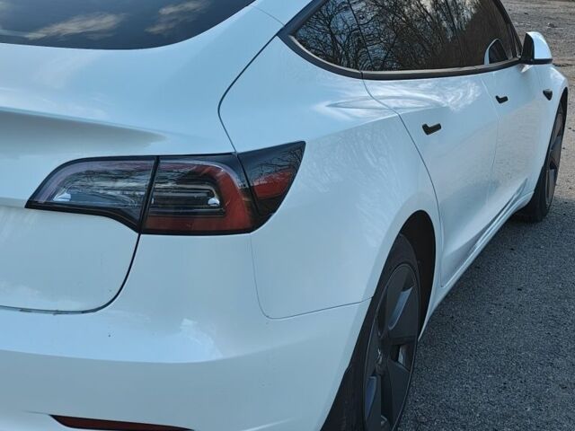 Білий Тесла Модель 3, об'ємом двигуна 0 л та пробігом 9 тис. км за 21700 $, фото 1 на Automoto.ua
