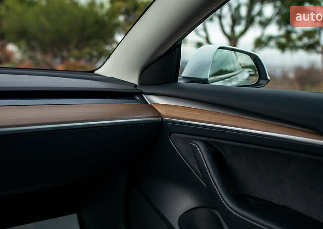 Белый Тесла Модель 3, объемом двигателя 0 л и пробегом 5 тыс. км за 27500 $, фото 36 на Automoto.ua