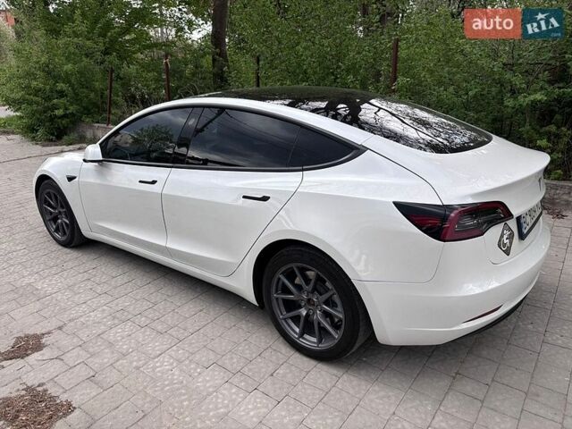 Белый Тесла Модель 3, объемом двигателя 0 л и пробегом 55 тыс. км за 23000 $, фото 2 на Automoto.ua