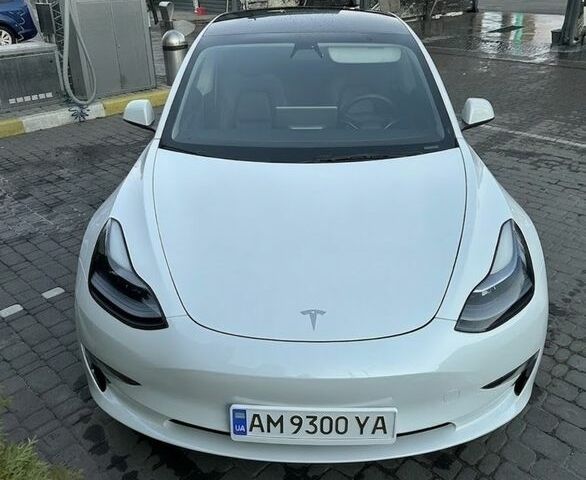 Белый Тесла Модель 3, объемом двигателя 0 л и пробегом 79 тыс. км за 22000 $, фото 1 на Automoto.ua