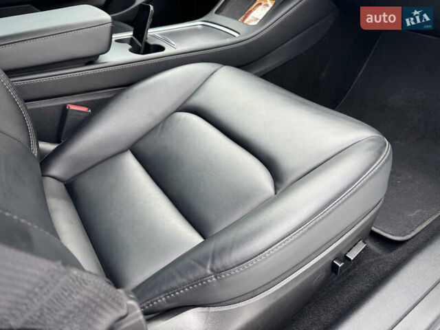 Белый Тесла Модель 3, объемом двигателя 0 л и пробегом 30 тыс. км за 23500 $, фото 30 на Automoto.ua