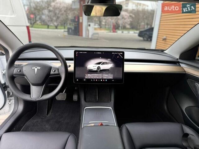 Белый Тесла Модель 3, объемом двигателя 0 л и пробегом 58 тыс. км за 21500 $, фото 11 на Automoto.ua