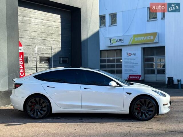 Белый Тесла Модель 3, объемом двигателя 0 л и пробегом 35 тыс. км за 27999 $, фото 4 на Automoto.ua