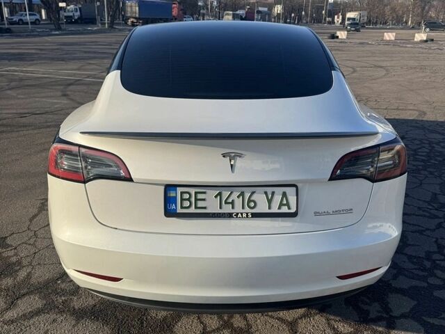 Білий Тесла Модель 3, об'ємом двигуна 0 л та пробігом 52 тис. км за 25500 $, фото 4 на Automoto.ua