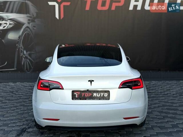 Білий Тесла Модель 3, об'ємом двигуна 0 л та пробігом 67 тис. км за 19999 $, фото 24 на Automoto.ua