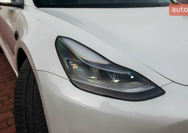 Белый Тесла Модель 3, объемом двигателя 0 л и пробегом 5 тыс. км за 27500 $, фото 62 на Automoto.ua