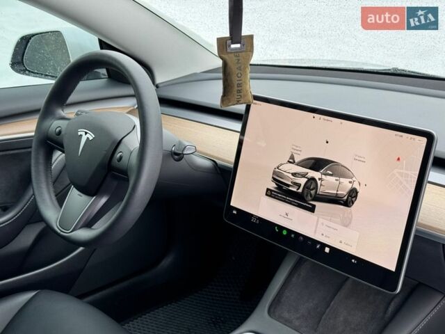 Белый Тесла Модель 3, объемом двигателя 0 л и пробегом 35 тыс. км за 21000 $, фото 24 на Automoto.ua