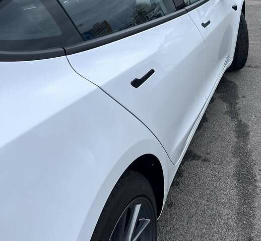 Білий Тесла Модель 3, об'ємом двигуна 0 л та пробігом 52 тис. км за 22500 $, фото 7 на Automoto.ua