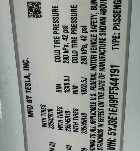 Білий Тесла Модель 3, об'ємом двигуна 0 л та пробігом 39 тис. км за 21990 $, фото 19 на Automoto.ua