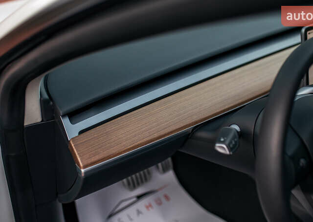 Белый Тесла Модель 3, объемом двигателя 0 л и пробегом 5 тыс. км за 27500 $, фото 53 на Automoto.ua