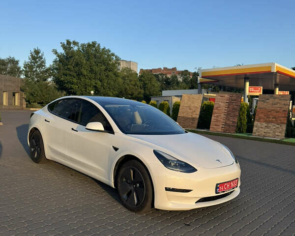 Белый Тесла Модель 3, объемом двигателя 0 л и пробегом 54 тыс. км за 22000 $, фото 4 на Automoto.ua