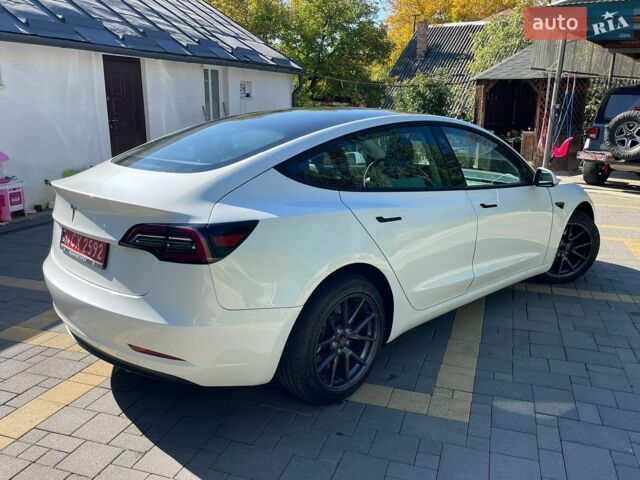 Белый Тесла Модель 3, объемом двигателя 0 л и пробегом 83 тыс. км за 20799 $, фото 13 на Automoto.ua