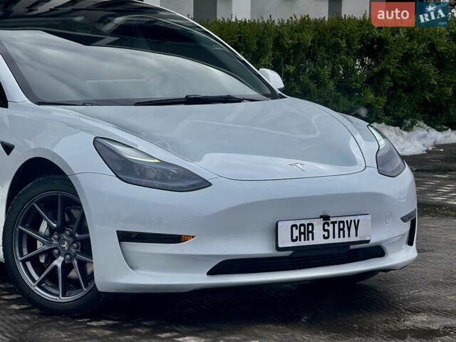 Белый Тесла Модель 3, объемом двигателя 0 л и пробегом 30 тыс. км за 22700 $, фото 18 на Automoto.ua