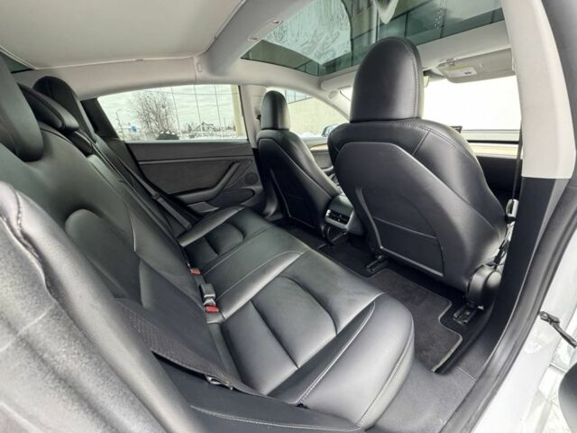 Белый Тесла Модель 3, объемом двигателя 0 л и пробегом 34 тыс. км за 22700 $, фото 9 на Automoto.ua