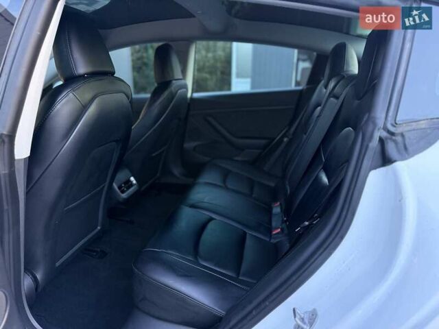 Білий Тесла Модель 3, об'ємом двигуна 0 л та пробігом 67 тис. км за 19999 $, фото 64 на Automoto.ua