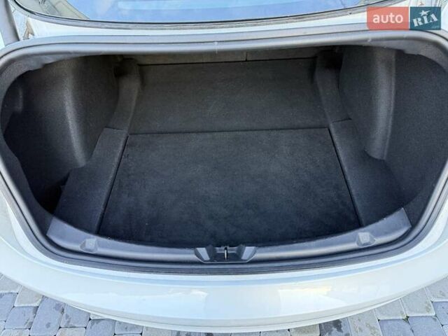 Білий Тесла Модель 3, об'ємом двигуна 0 л та пробігом 67 тис. км за 19999 $, фото 25 на Automoto.ua