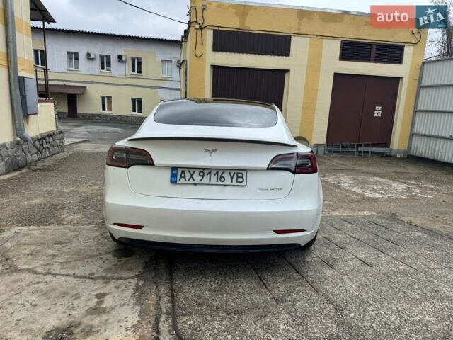 Білий Тесла Модель 3, об'ємом двигуна 0 л та пробігом 66 тис. км за 22000 $, фото 3 на Automoto.ua
