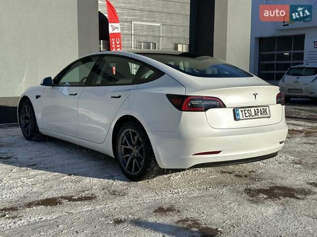 Білий Тесла Модель 3, об'ємом двигуна 0 л та пробігом 31 тис. км за 24999 $, фото 6 на Automoto.ua