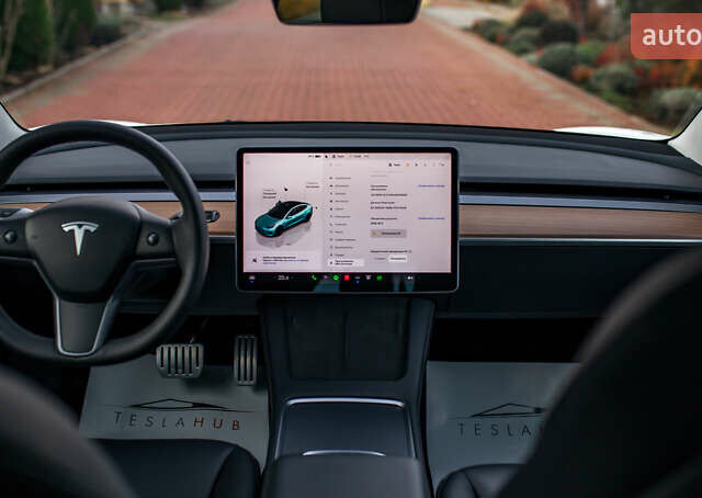 Белый Тесла Модель 3, объемом двигателя 0 л и пробегом 5 тыс. км за 27500 $, фото 40 на Automoto.ua