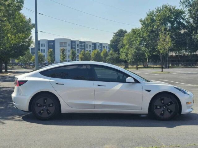 Тесла Модель 3 2023 в Киеве на Automoto.ua Белый Тесла Модель 3, объемом двигателя 0 л и пробегом 23 тыс. км за 9600 $, фото 6 на Automoto.ua