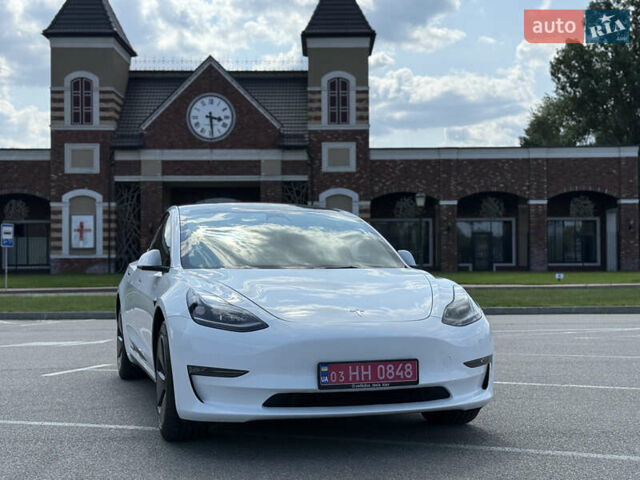Белый Тесла Модель 3, объемом двигателя 0 л и пробегом 39 тыс. км за 25500 $, фото 4 на Automoto.ua