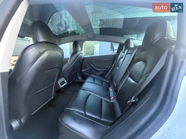 Білий Тесла Модель 3, об'ємом двигуна 0 л та пробігом 67 тис. км за 19999 $, фото 59 на Automoto.ua