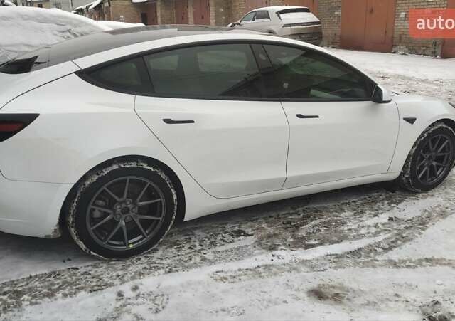 Белый Тесла Модель 3, объемом двигателя 0 л и пробегом 56 тыс. км за 18800 $, фото 10 на Automoto.ua