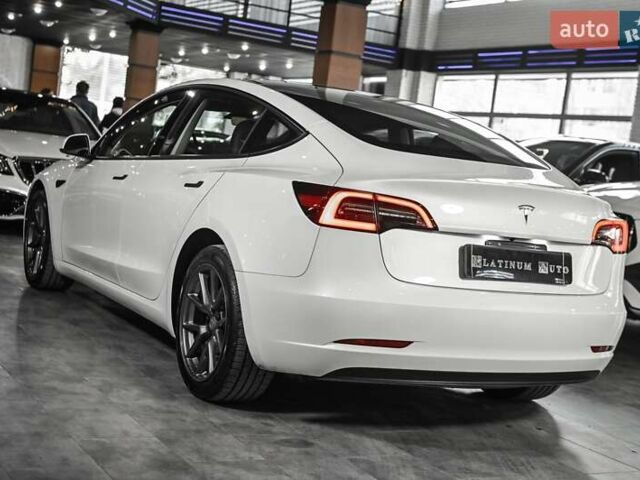 Белый Тесла Модель 3, объемом двигателя 0 л и пробегом 2 тыс. км за 26900 $, фото 13 на Automoto.ua