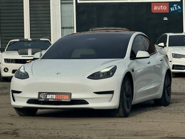 Белый Тесла Модель 3, объемом двигателя 0 л и пробегом 18 тыс. км за 21500 $, фото 4 на Automoto.ua